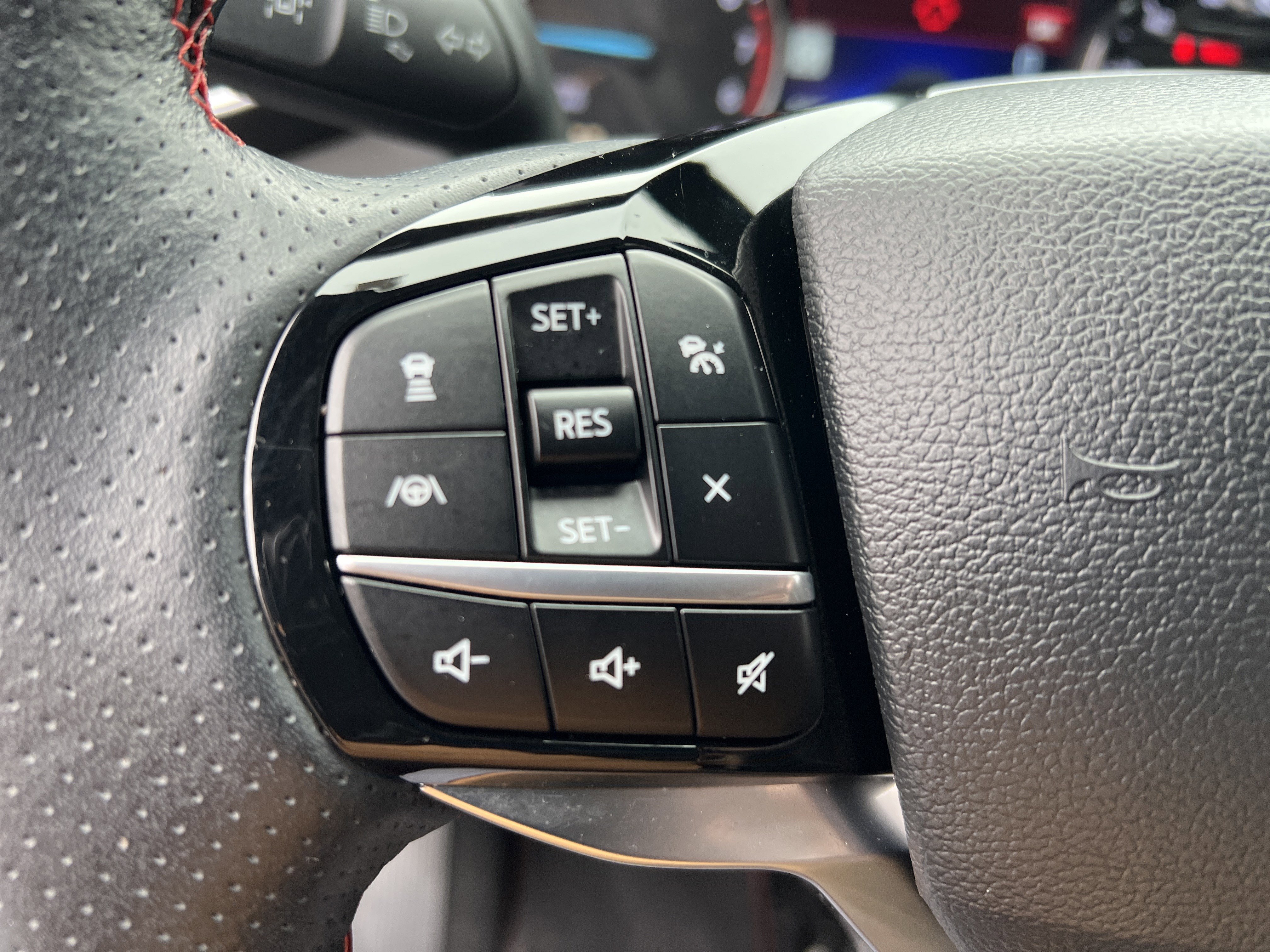 Certified 2023 Ford Explorer ST-Line w/ Class IV Trailer Tow Package image 32