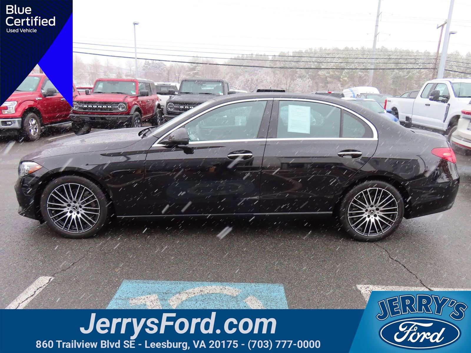 Used 2025 Mercedes-Benz C 300 4MATIC Sedan image 3