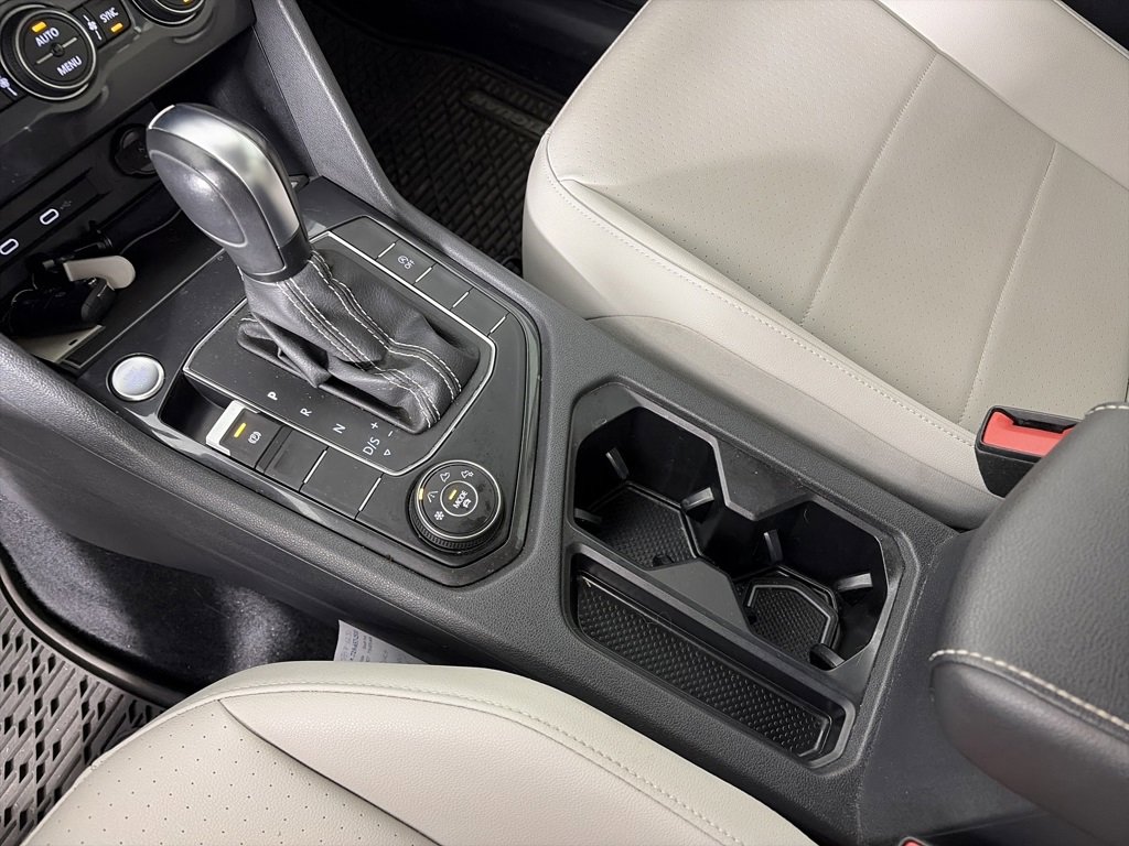 Used 2021 Volkswagen Tiguan SE image 22