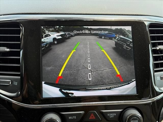 Used 2022 Jeep Grand Cherokee Laredo E RWD image 25