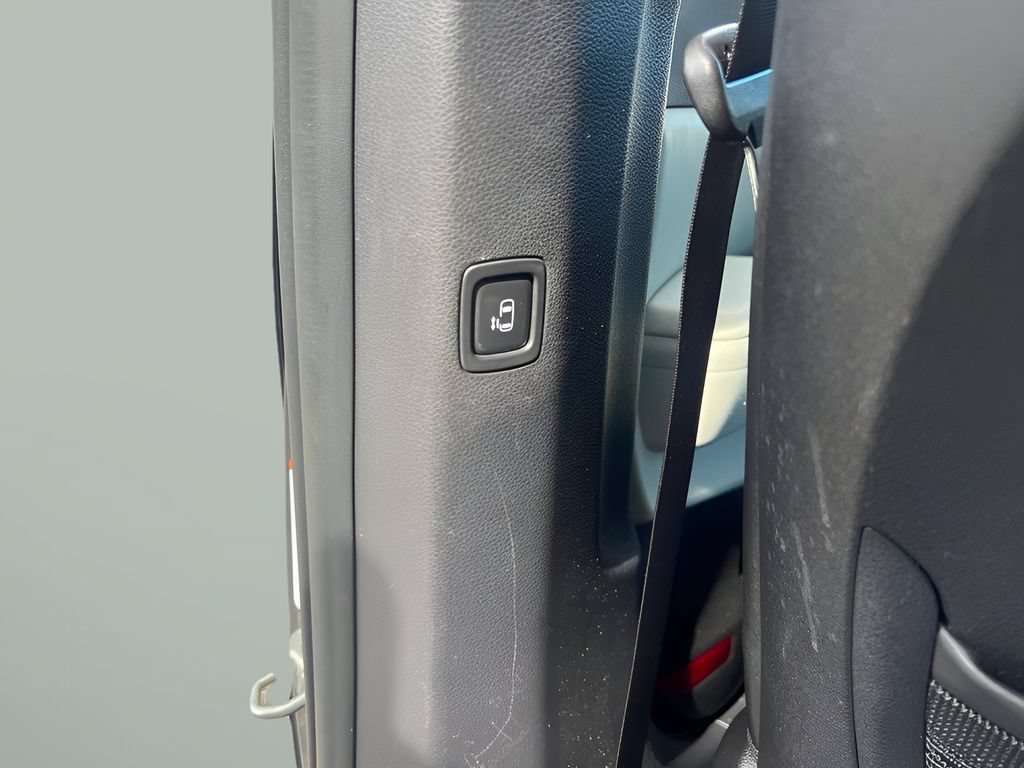 Used 2024 Kia Carnival LX FWD image 30