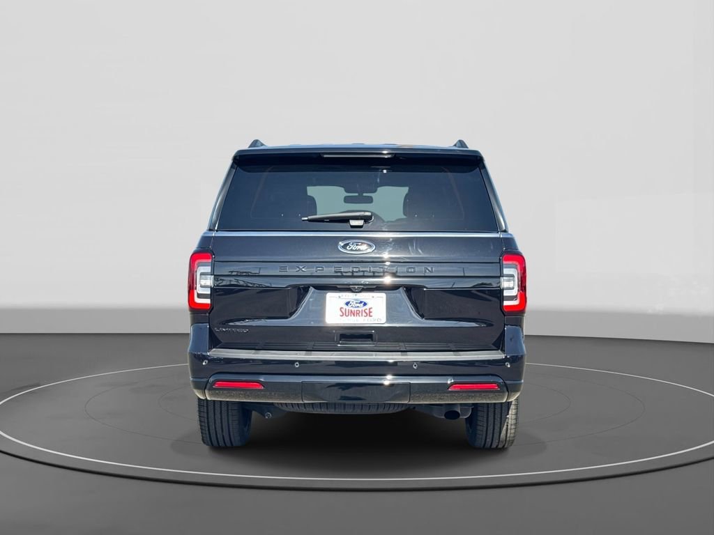 Certified 2022 Ford Expedition Limited image 3