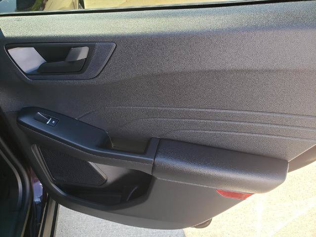 Certified 2023 Ford Escape Active AWD/4WD image 17