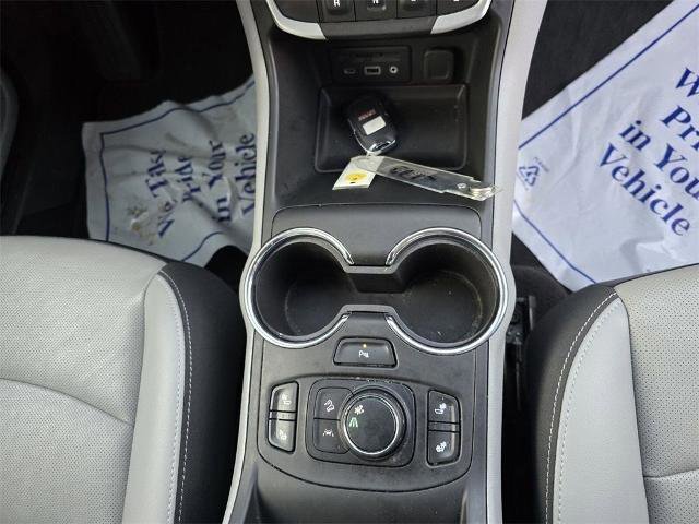 Used 2022 GMC Terrain SLT w/ Infotainment Package II image 13