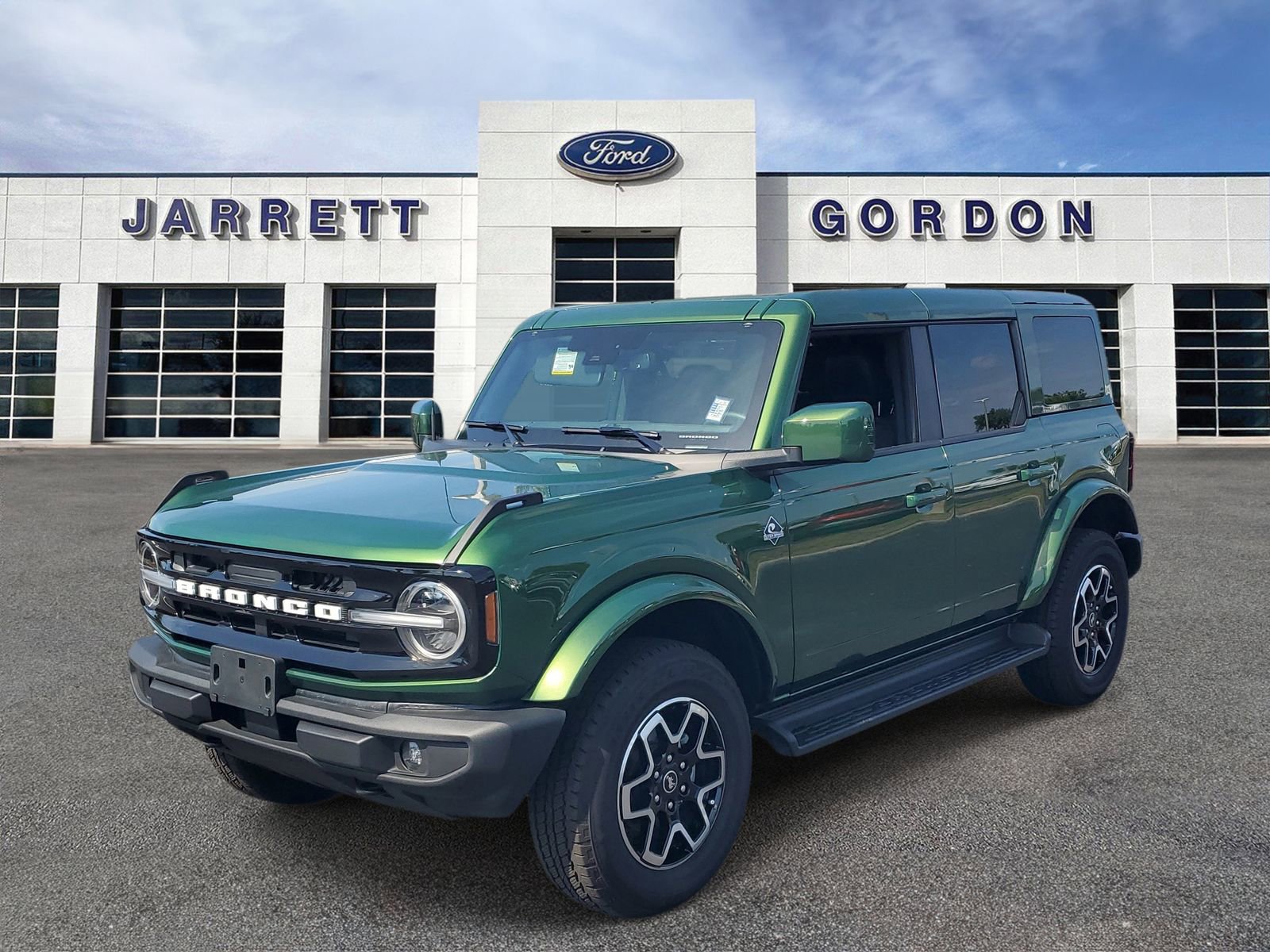 Certified 2025 Ford Bronco Outer Banks AWD/4WD image 2