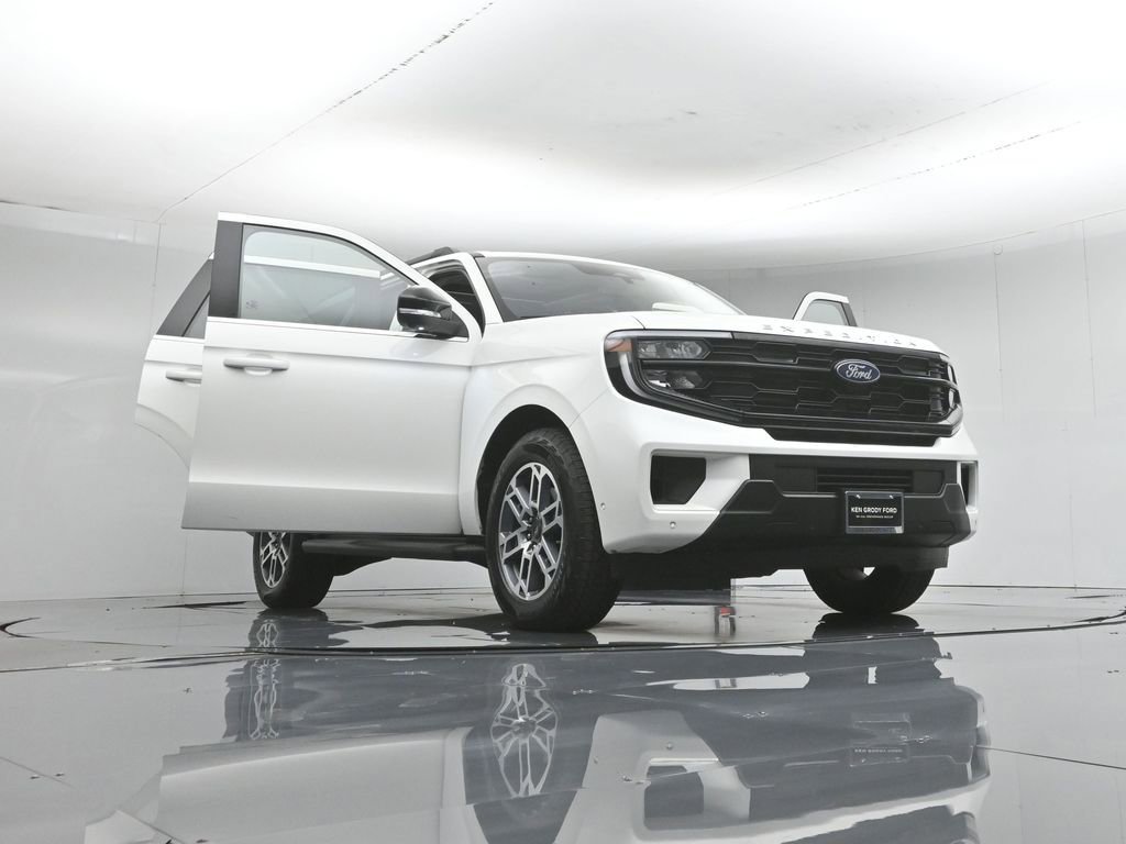 Certified 2025 Ford Expedition Active AWD/4WD image 53