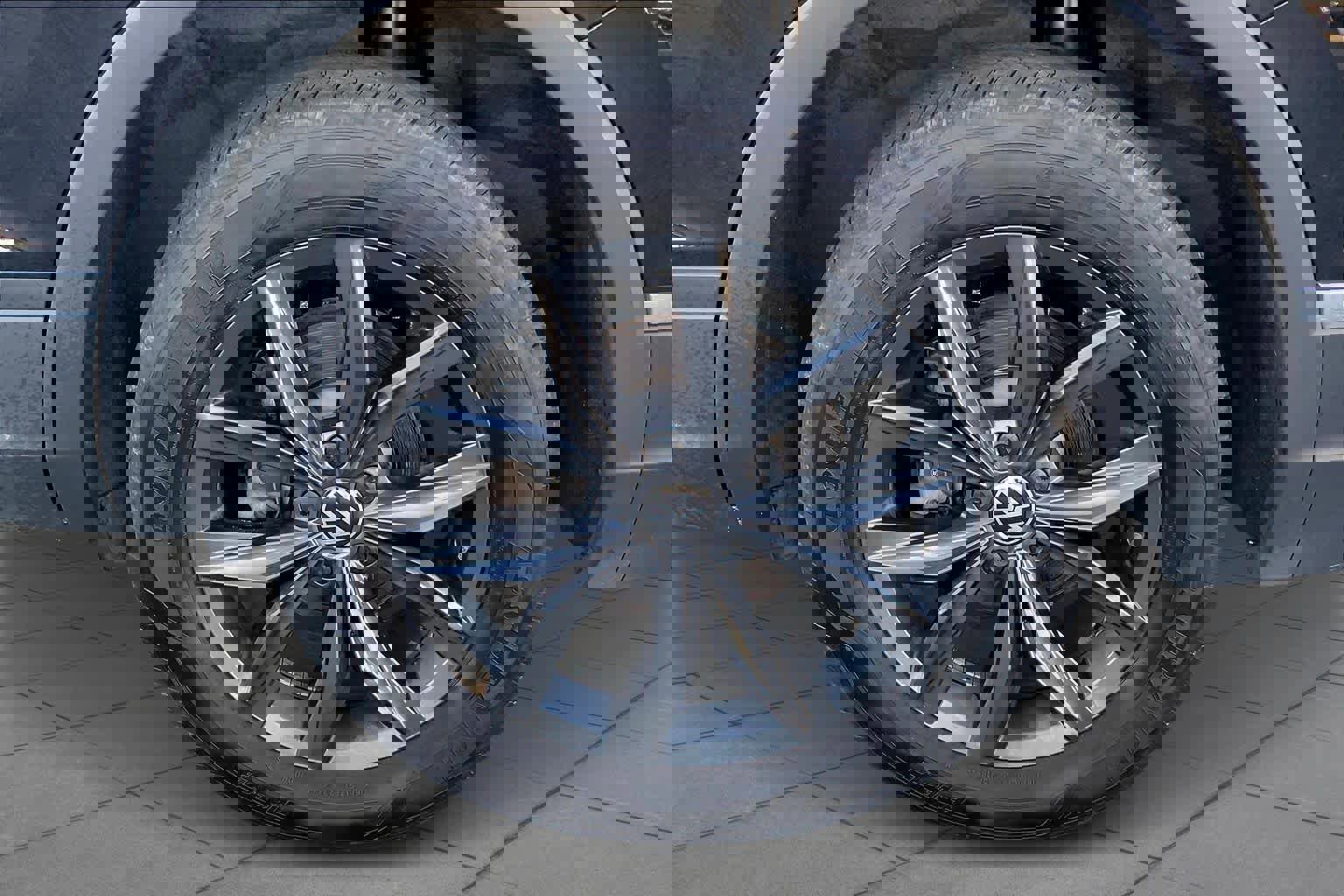 Used 2024 Volkswagen Tiguan SE image 11