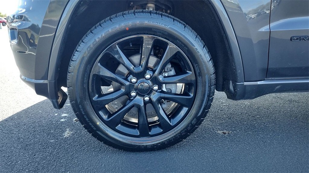 Used 2018 Jeep Grand Cherokee Altitude image 9