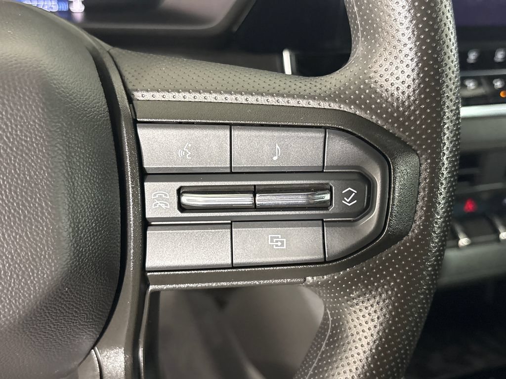 Used 2023 Chevrolet Colorado Trail Boss AWD/4WD image 19