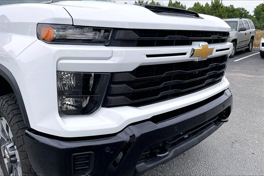 Used 2025 Chevrolet Silverado 2500 Custom w/ Custom Value Package AWD/4WD image 28