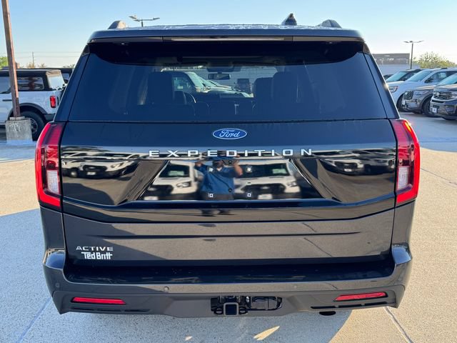 Certified 2025 Ford Expedition Active AWD/4WD image 6