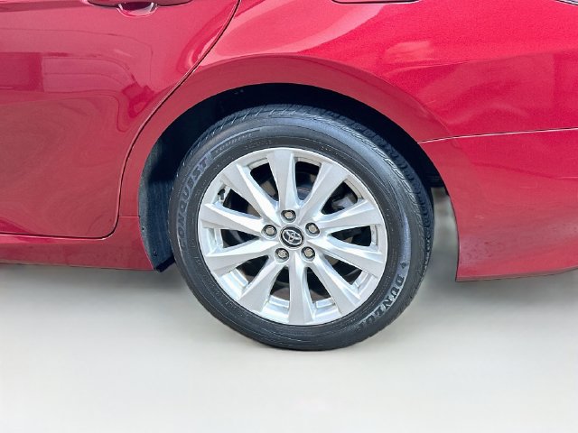 Used 2020 Toyota Camry LE FWD image 5