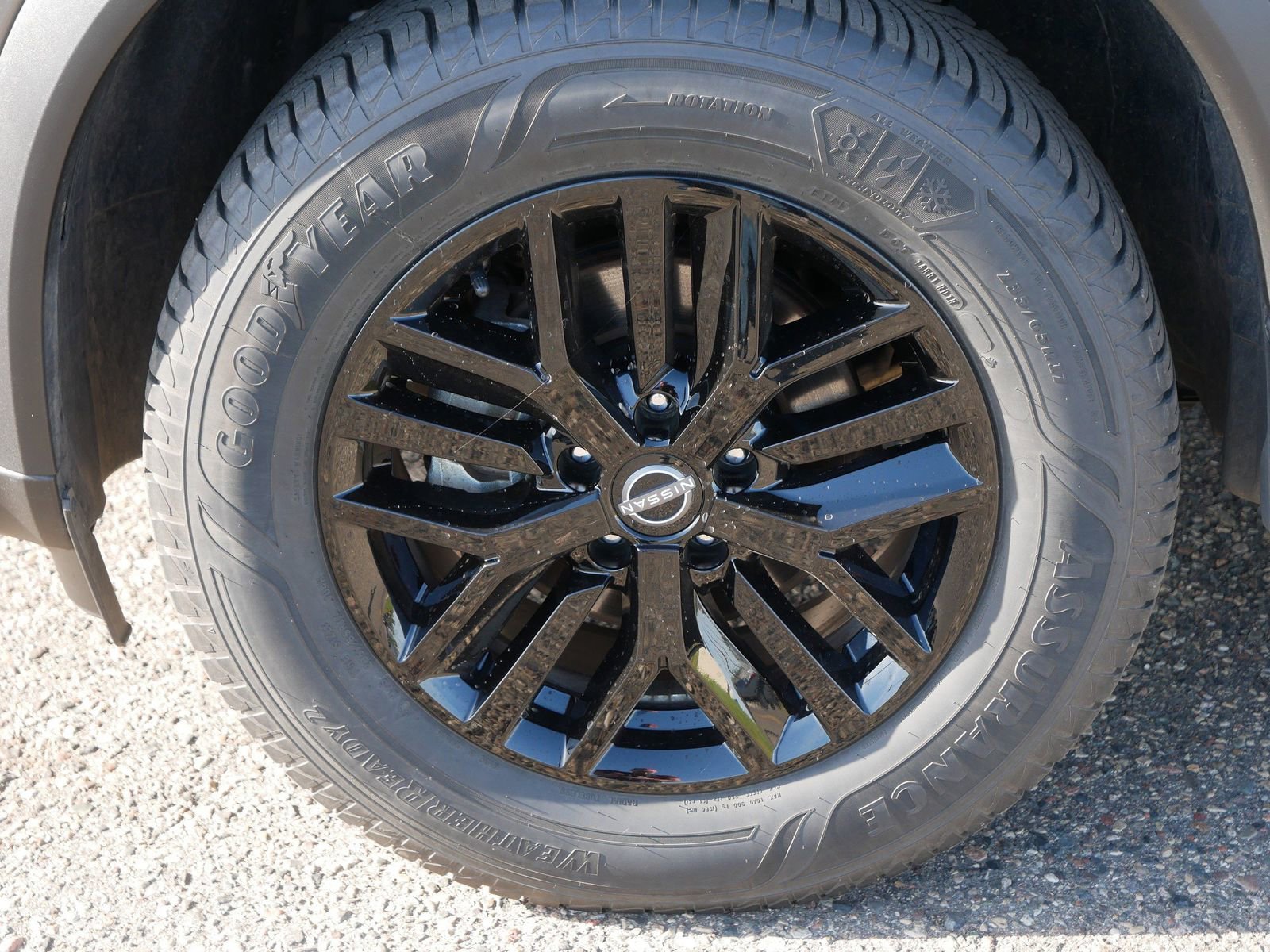 Used 2024 Nissan Rogue S AWD/4WD image 11