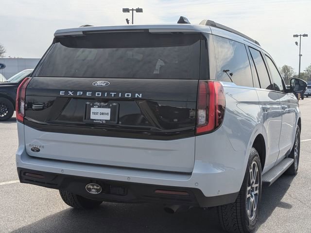 Certified 2025 Ford Expedition Active image 5