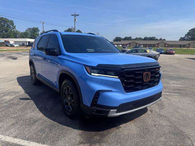 Used 2025 Honda Pilot TrailSport image 11