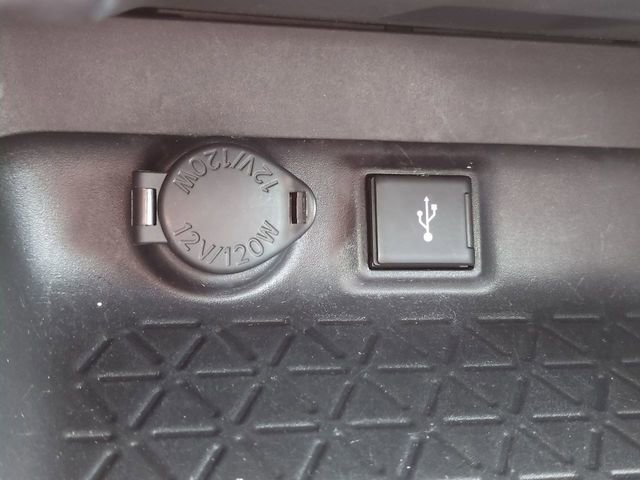 Used 2021 Toyota RAV4 XLE FWD image 21