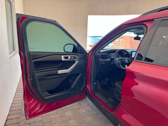 Certified 2024 Ford Explorer XLT RWD image 10