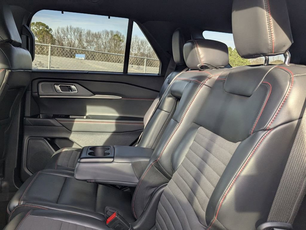Certified 2025 Ford Explorer ST-Line w/ Premium Package image 24