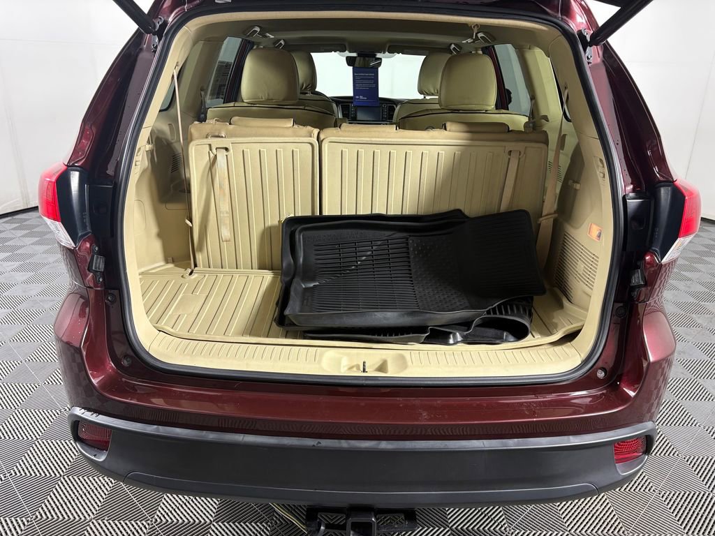 Used 2018 Toyota Highlander XLE AWD/4WD image 34