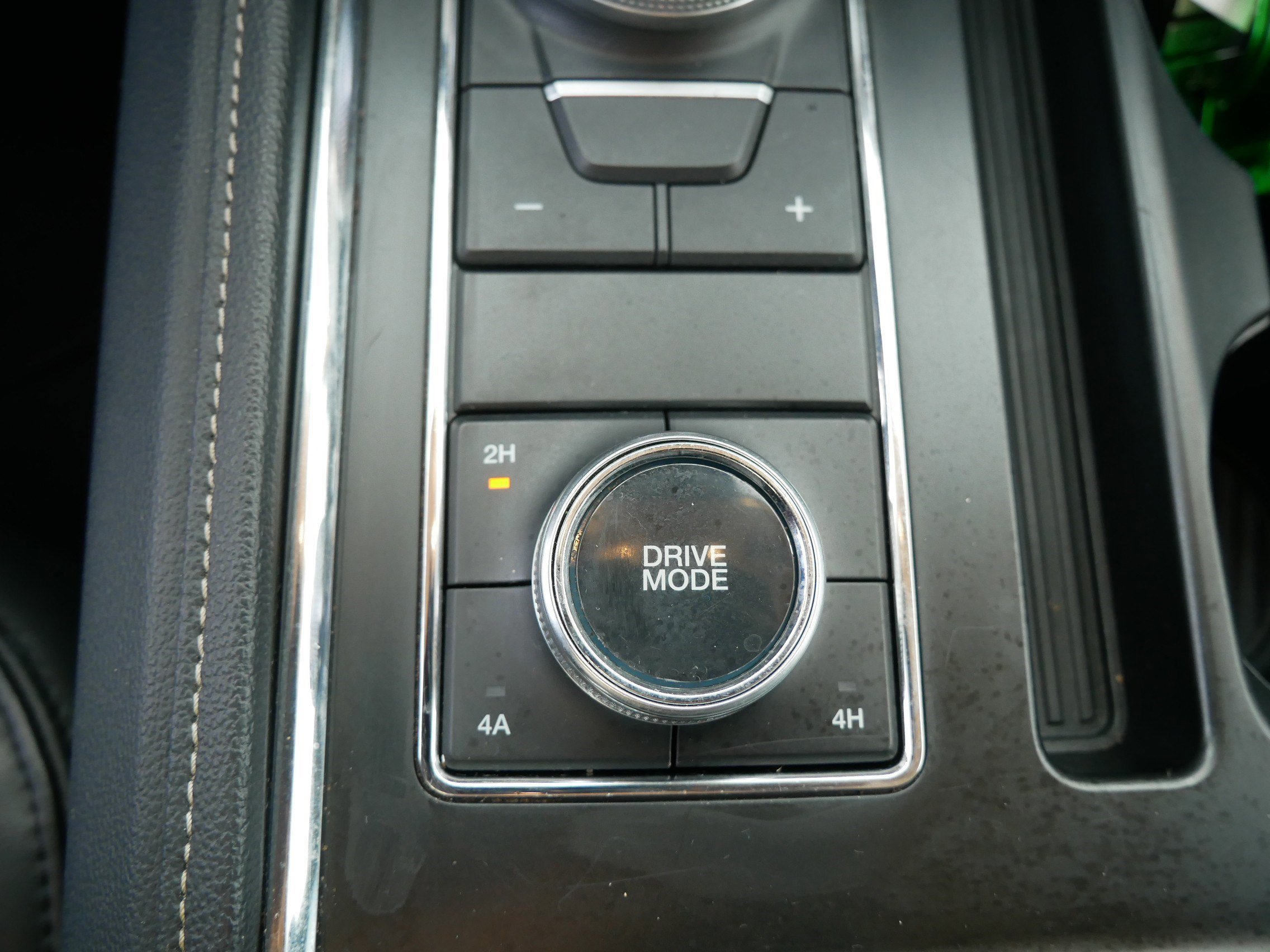 Certified 2024 Ford Expedition XLT image 30