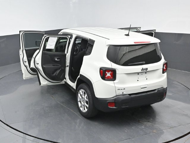 Used 2023 Jeep Renegade Latitude AWD/4WD image 24