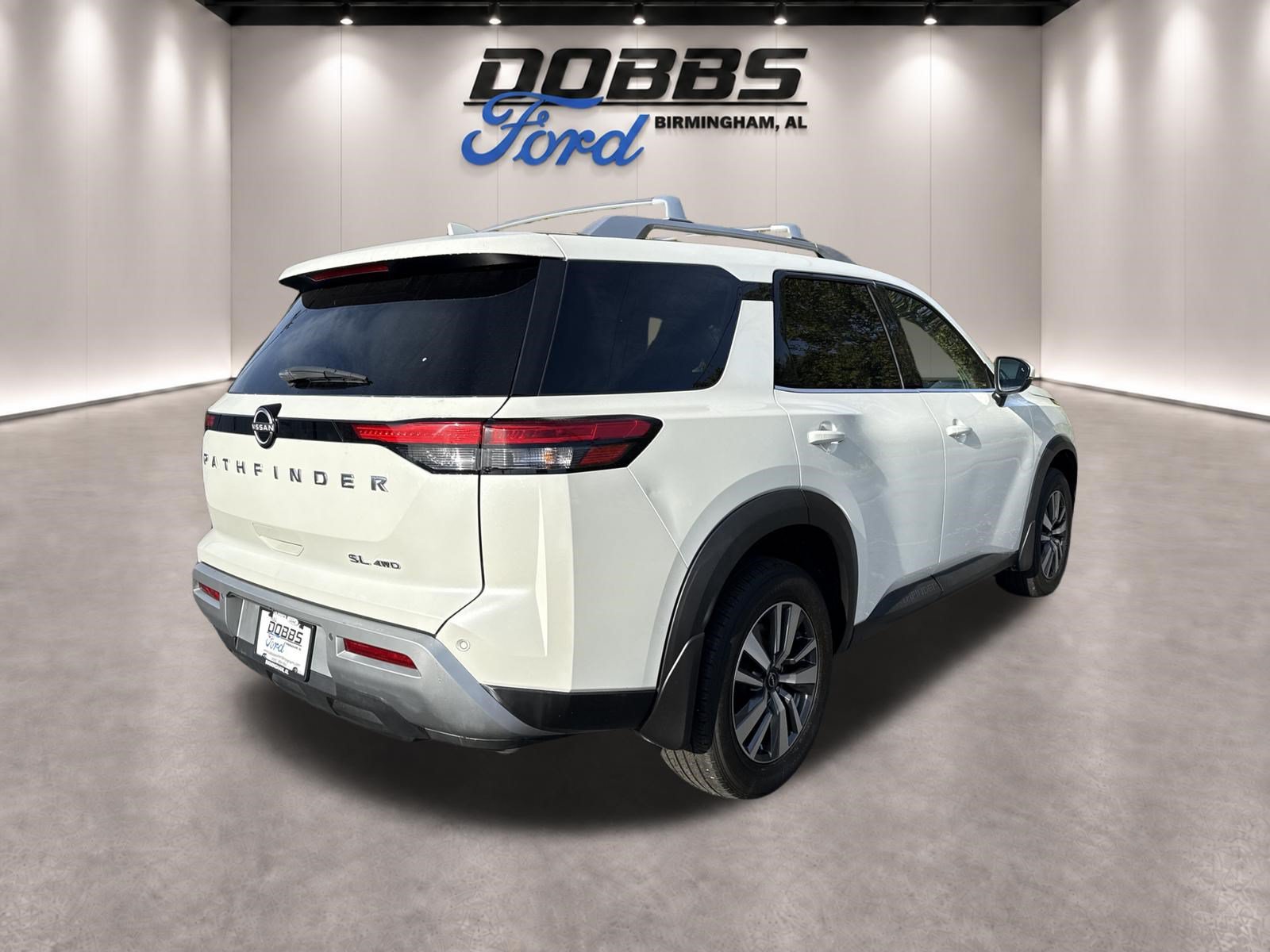 Used 2024 Nissan Pathfinder SL AWD/4WD image 6