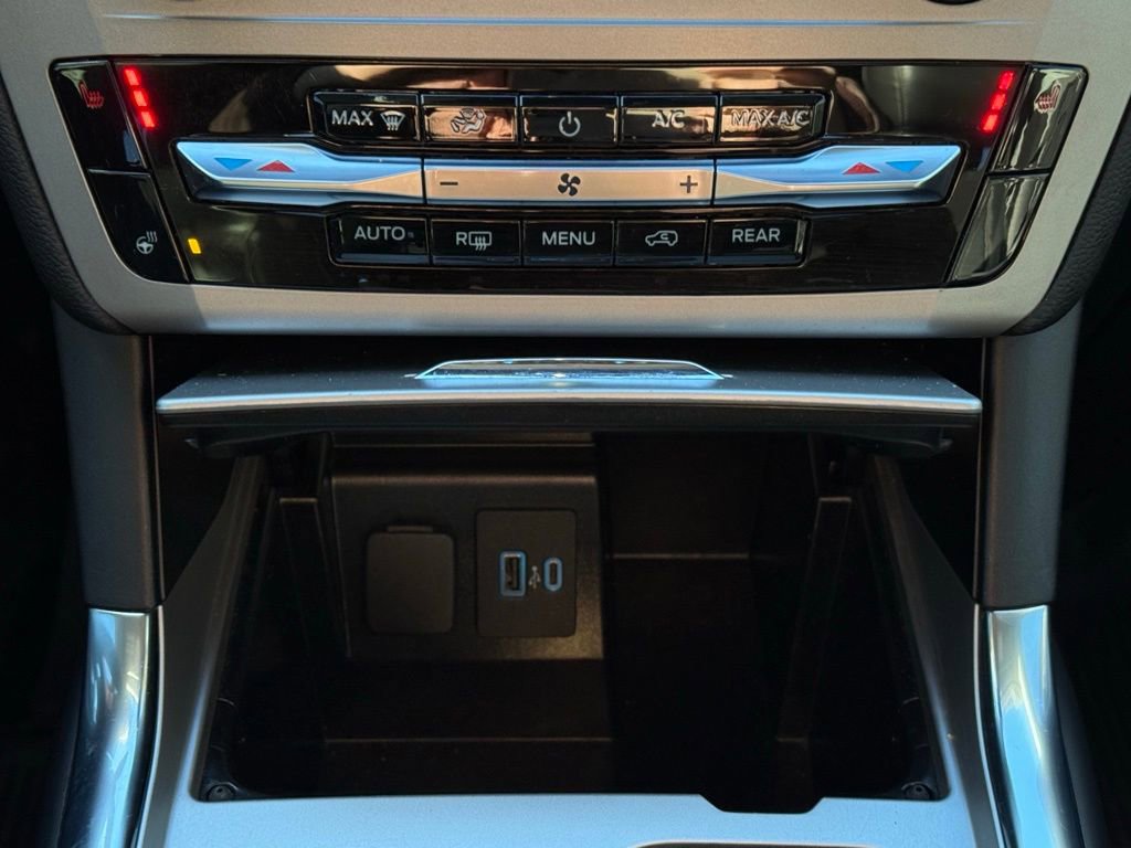 Certified 2022 Ford Explorer XLT w/ Equipment Group 202A image 18