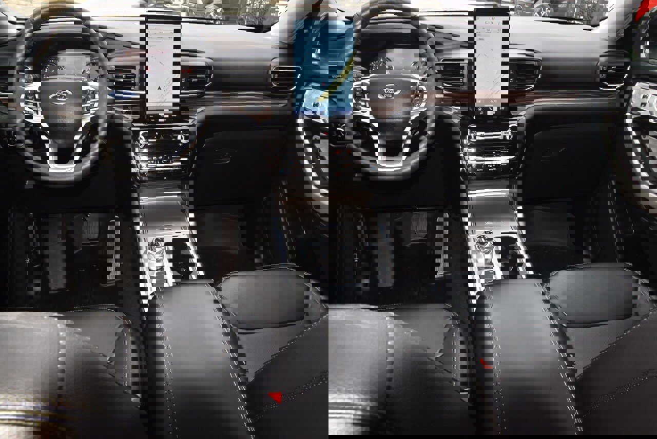 Certified 2023 Ford Explorer Limited w/ Limited Technology Package image 18