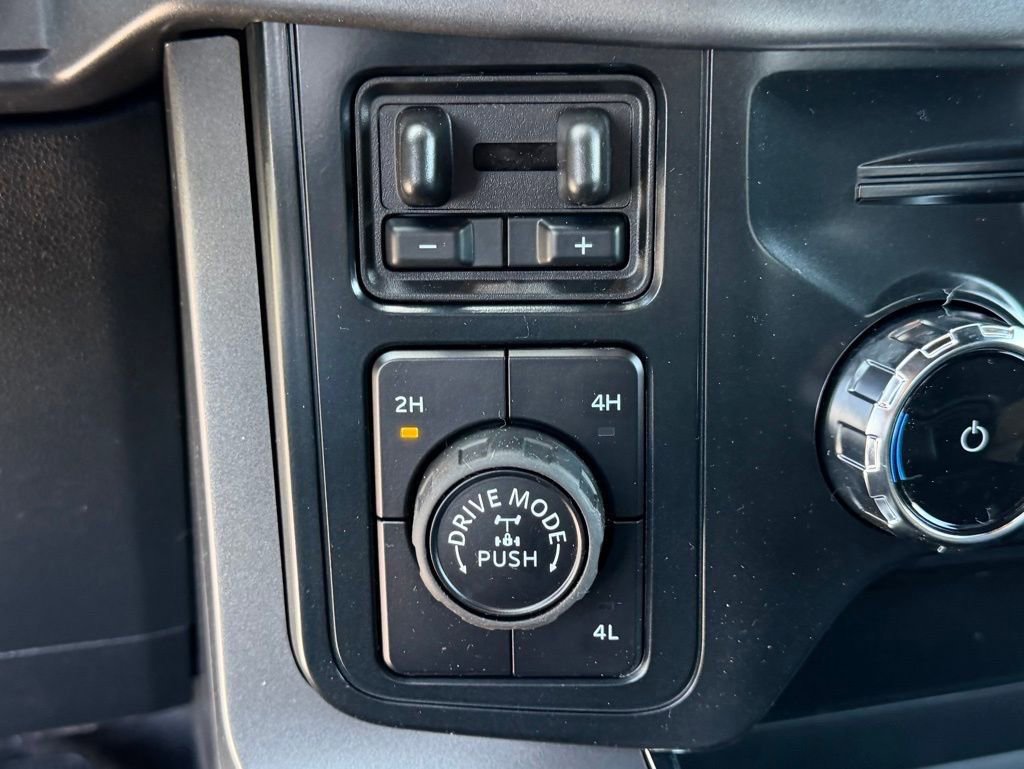 Certified 2025 Ford F150 XLT image 28