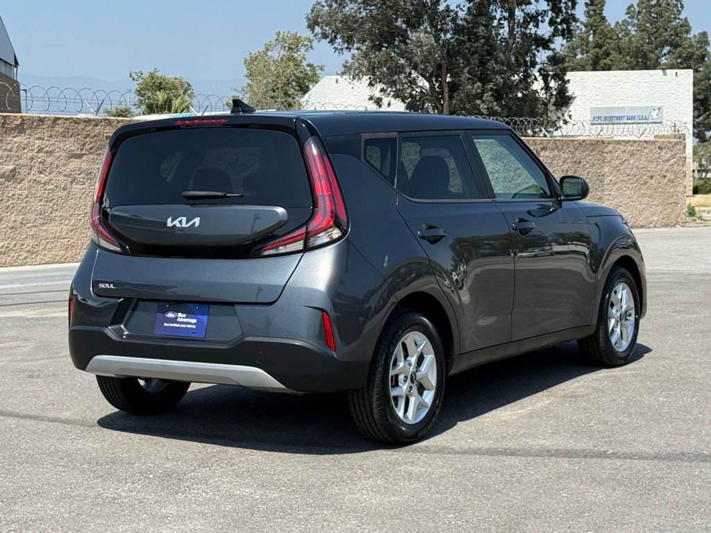 Used 2024 Kia Soul LX w/ Option Group 015 FWD image 4