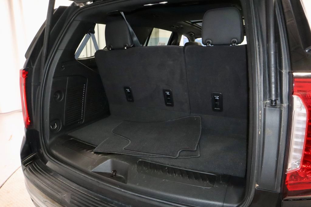 Used 2024 GMC Yukon SLT w/ SLT Luxury Package AWD/4WD image 16