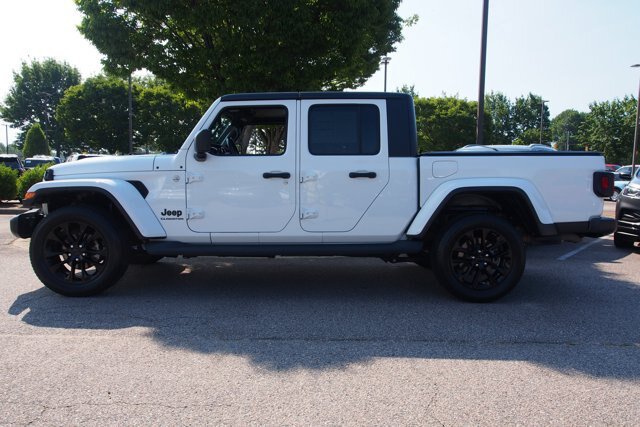 Used 2021 Jeep Gladiator Sport AWD/4WD image 4
