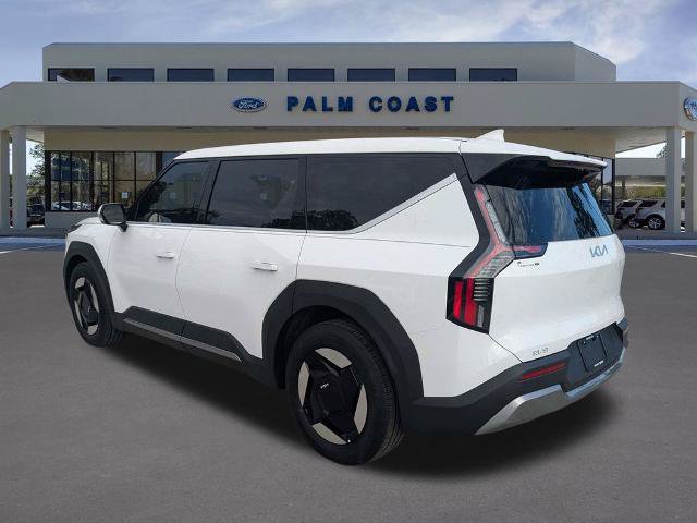 Used 2026 Kia EV9 Light RWD image 6