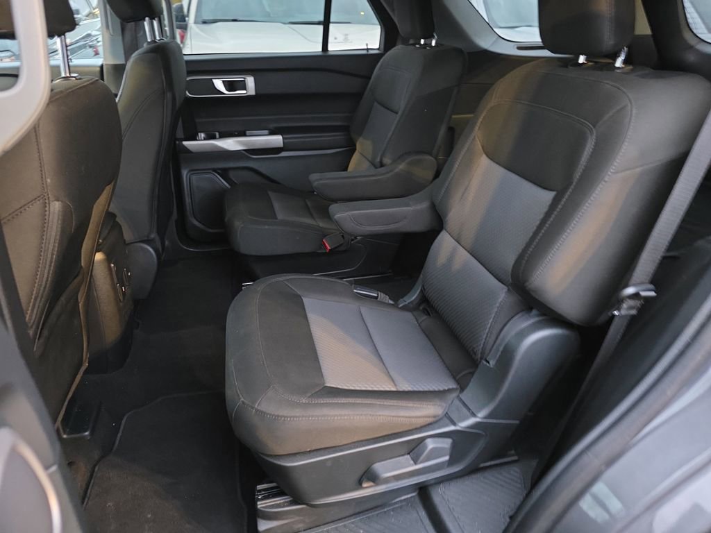 Certified 2024 Ford Explorer XLT image 32
