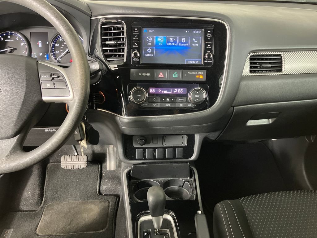 Used 2018 Mitsubishi Outlander ES image 25