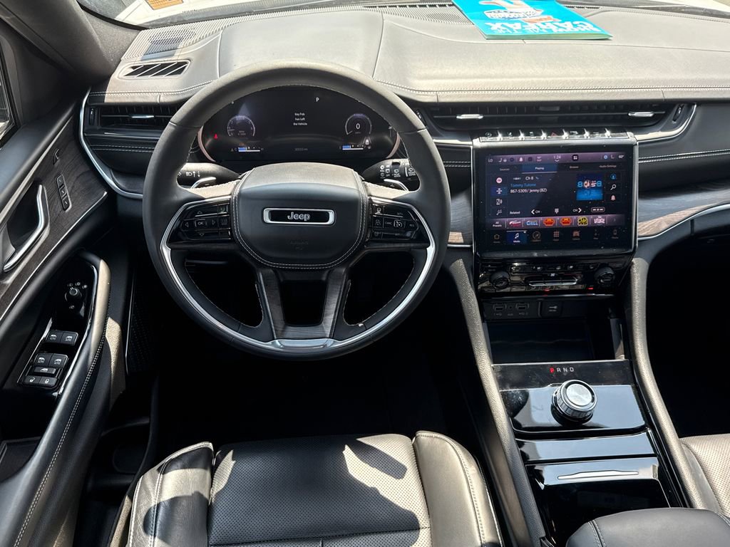 Used 2023 Jeep Grand Cherokee Overland w/ Luxury Tech Group IV RWD image 24