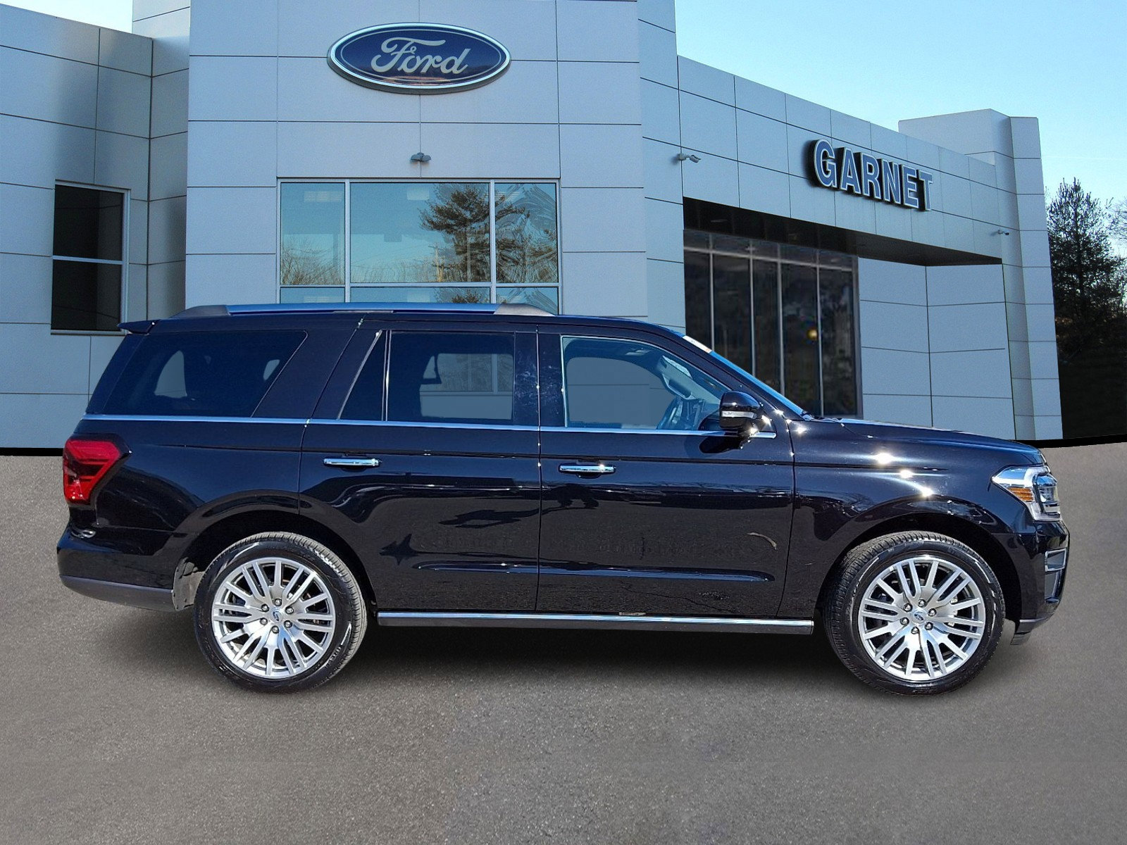 Certified 2024 Ford Expedition Limited image 10