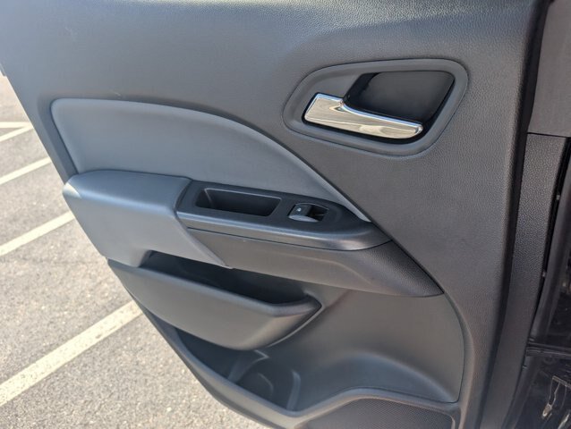 Used 2018 Chevrolet Colorado Z71 AWD/4WD image 28