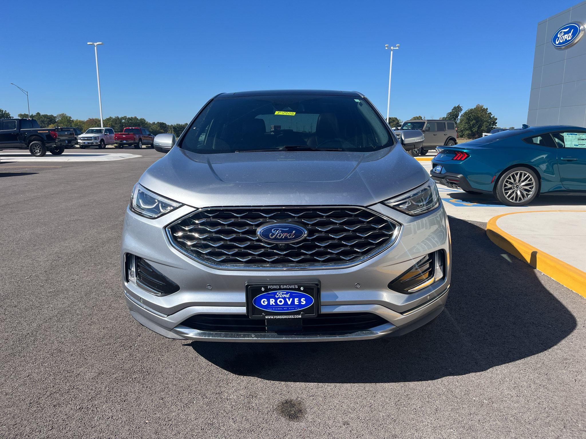 Certified 2020 Ford Edge Titanium w/ Equipment Group 301A AWD/4WD image 2
