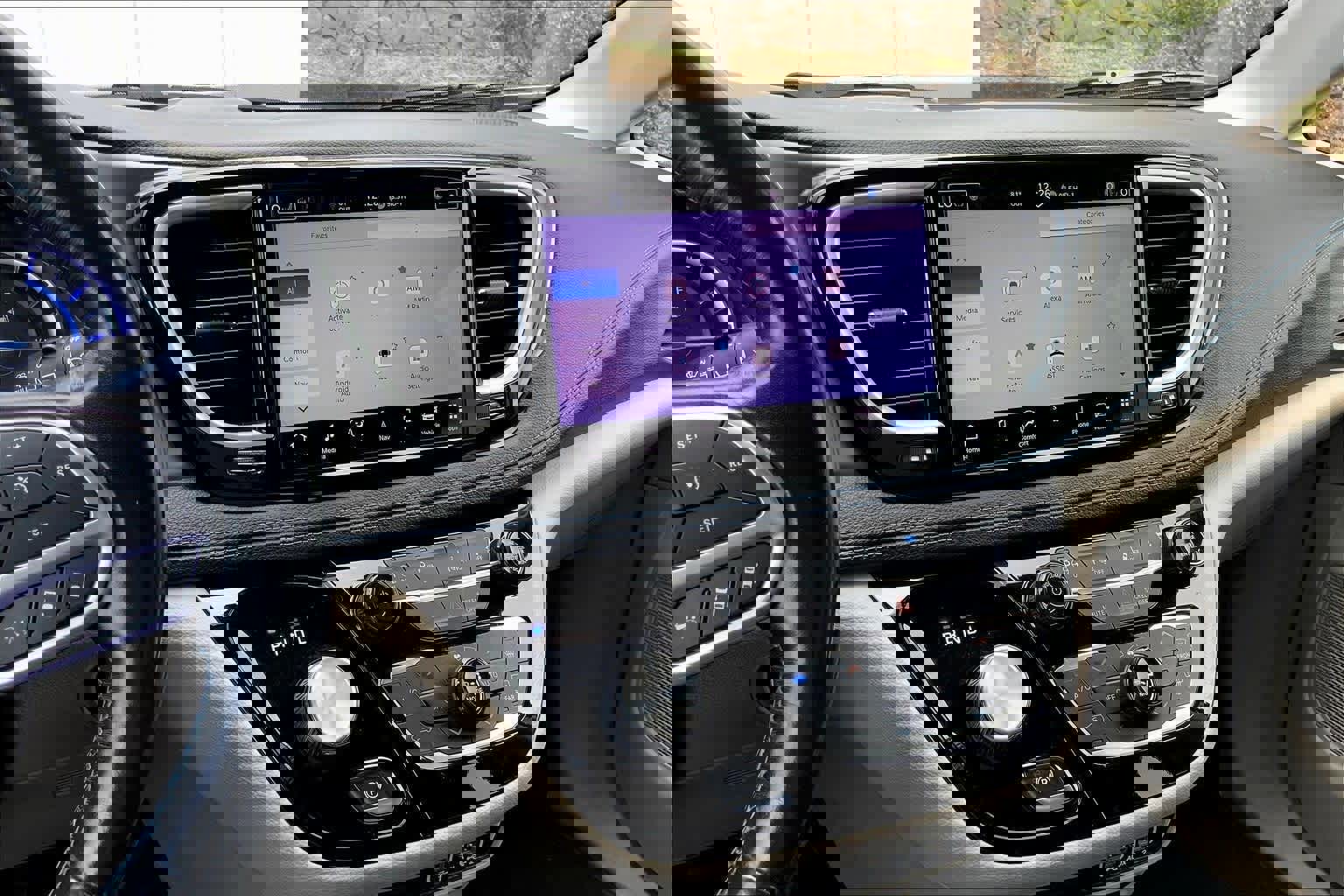 Used 2021 Chrysler Pacifica Touring-L image 17