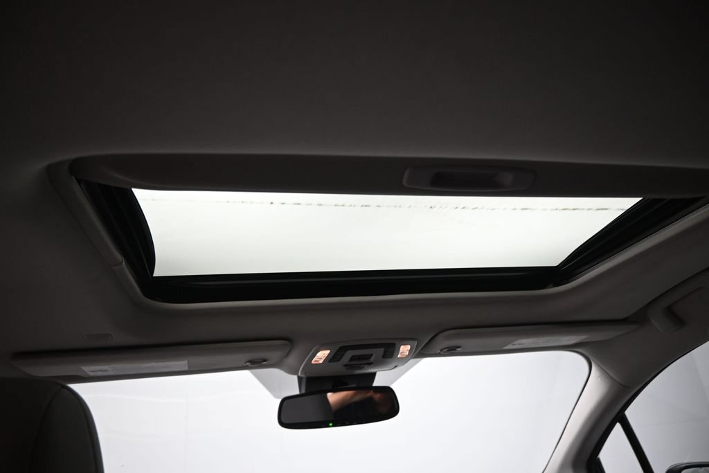 Used 2021 Toyota Sienna LE w/ LE Plus Package FWD image 24