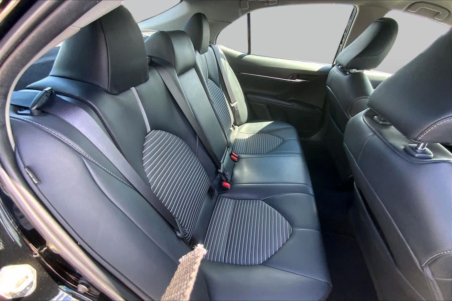 Used 2019 Toyota Camry SE w/ Convenience Package FWD image 20