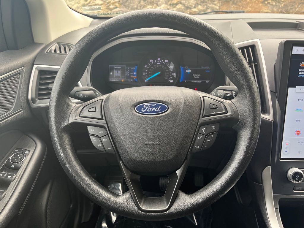 Certified 2023 Ford Edge SE w/ Black Appearance Package image 16