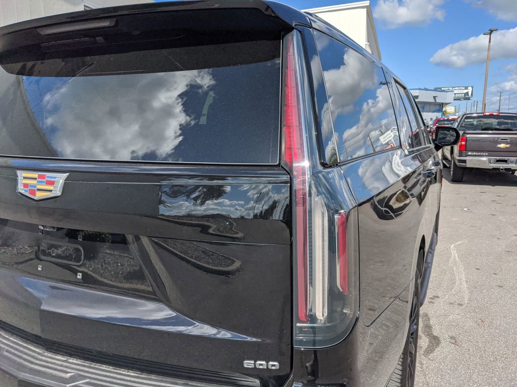 Used 2022 Cadillac Escalade ESV Sport w/ LPO, ONYX Package image 12