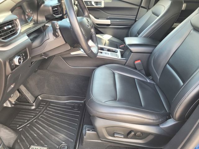 Certified 2023 Ford Explorer XLT w/ Equipment Group 202A RWD image 16