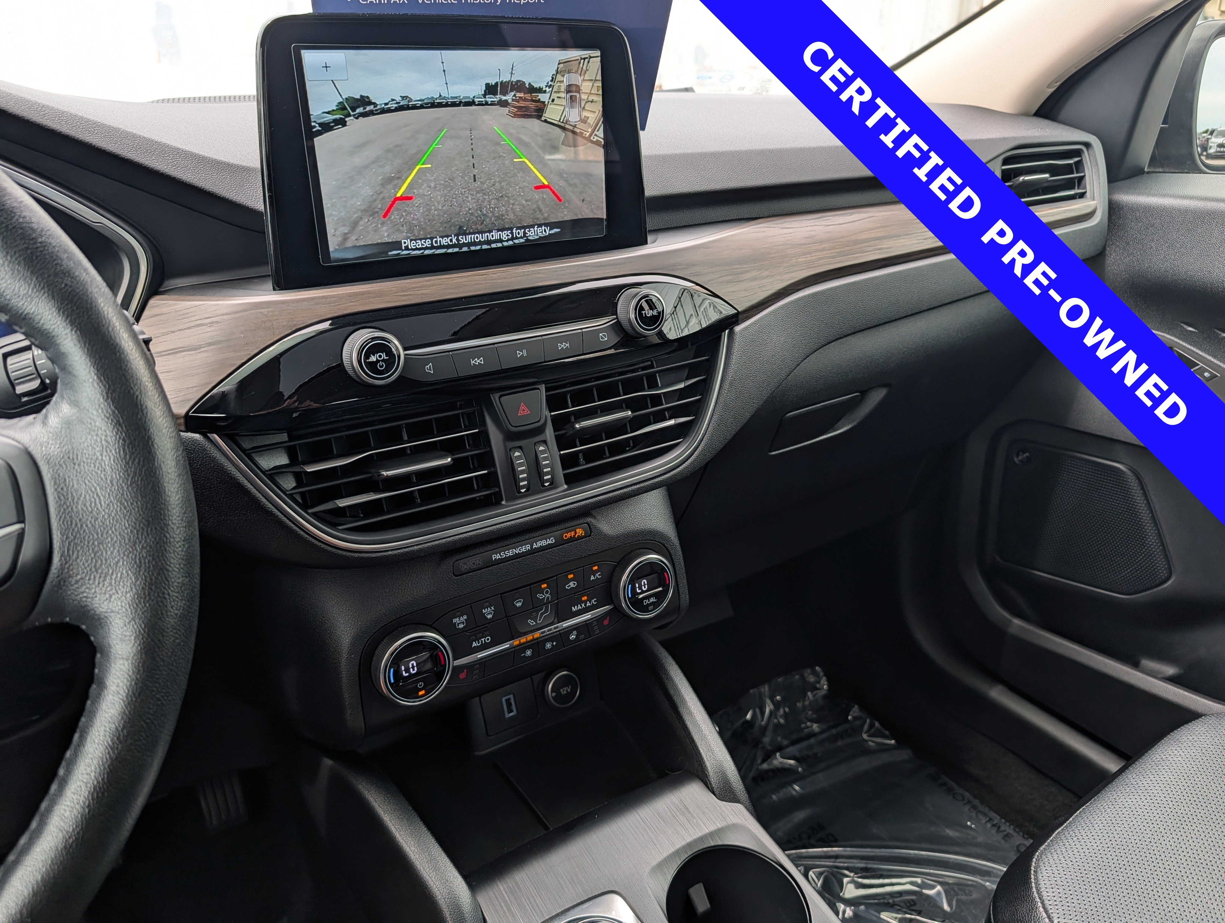 Certified 2020 Ford Escape Titanium AWD/4WD image 33