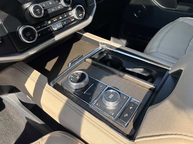 Certified 2024 Ford Expedition Limited image 28