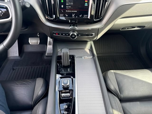Used 2020 Volvo XC60 T8 R-Design w/ Protection Package Premier AWD/4WD image 34