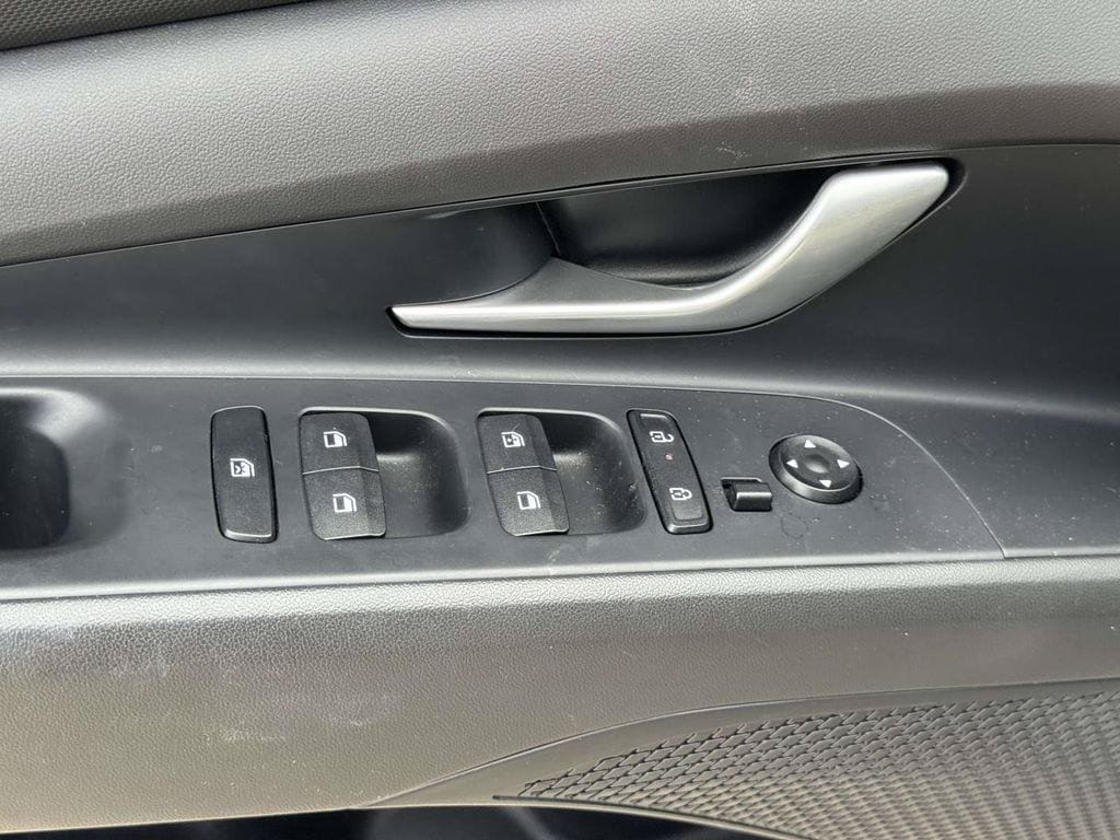 Used 2024 Hyundai Elantra SEL FWD image 19