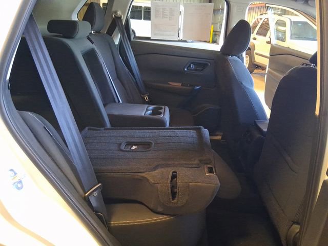 Used 2024 Nissan Rogue S FWD image 25